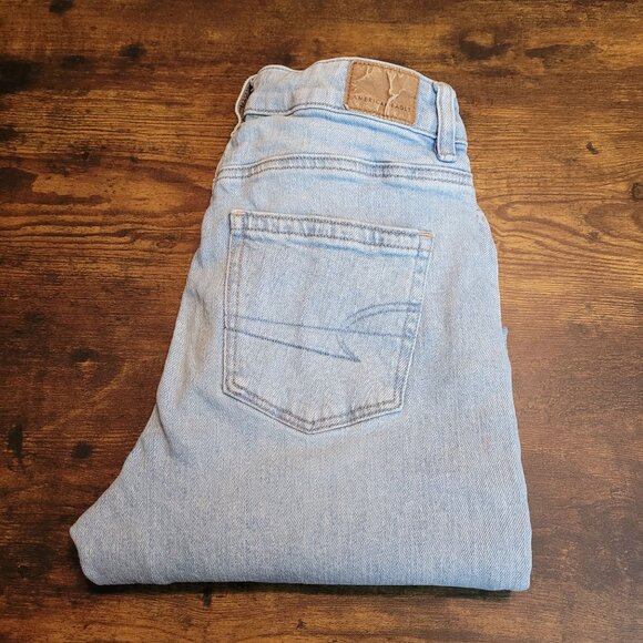 American Eagle Jeans Size 0 R Strigid Mom High Rise Light Wash Stretch Denim - Picture 3 of 11